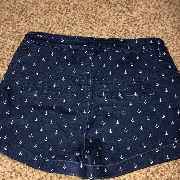 Shorts - Picture 2 of 2